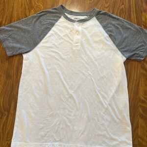 Used men’s size large Urban Pipeline t shirt.